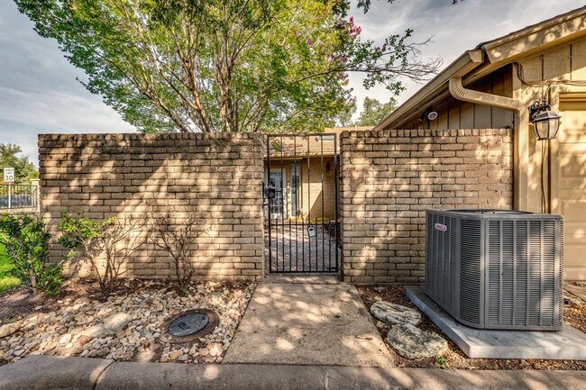 Building Photo - 8117 West Ct