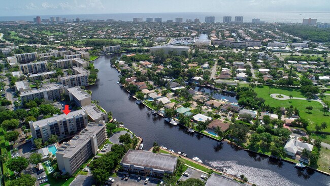 Building Photo - 20 Royal Palm Way