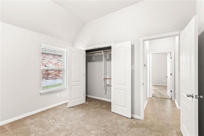 Building Photo - 1811 Grebe Dr