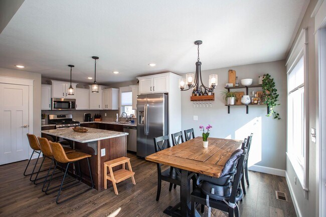 Building Photo - Stunning 4 Bed, 3 Bath Home | 3-Car Garage | Scenic Meadows