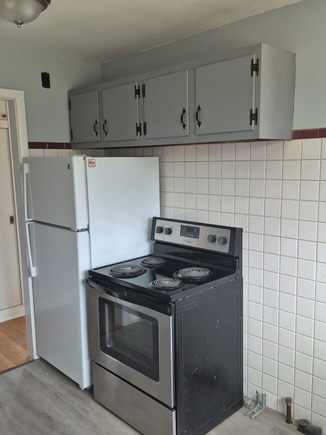 Building Photo - 9352 Bellefontaine Rd