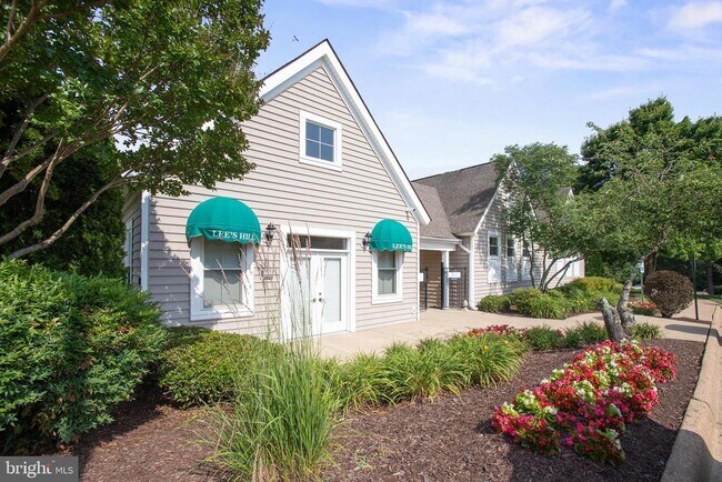 Building Photo - 4001 Mossy Bank Ln