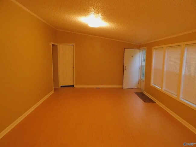 Building Photo - 498 Berry Hollow Rd