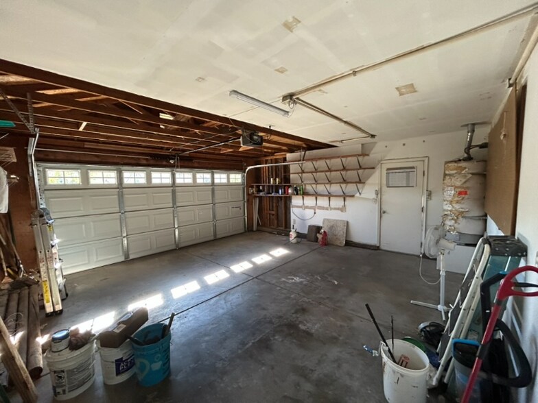 Building Photo - 8464 Banyon Tree Ct