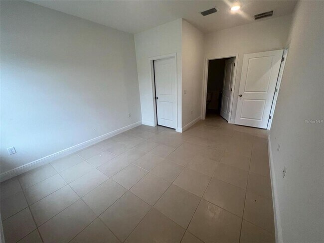 Building Photo - 16170 SW 33rd Ave Rd