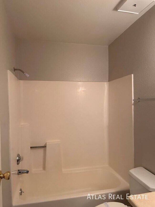 Building Photo - 3060 E Cicero St