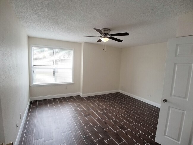 Building Photo - FOR RENT! Gorgeous First Floor Remodeled 2...