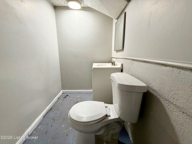 Building Photo - 1545 Catalpa St