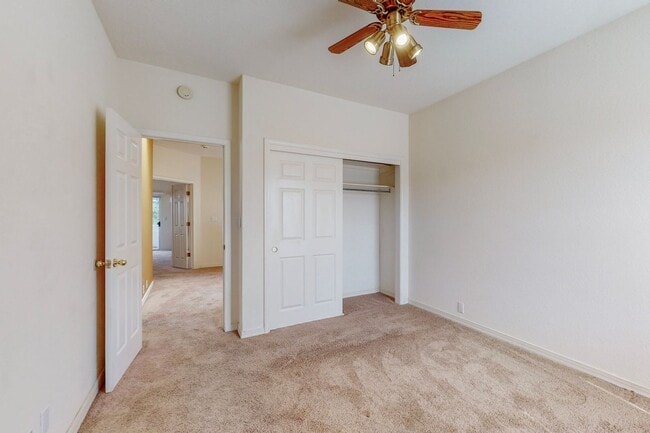 Building Photo - 2 story 4 bedroom