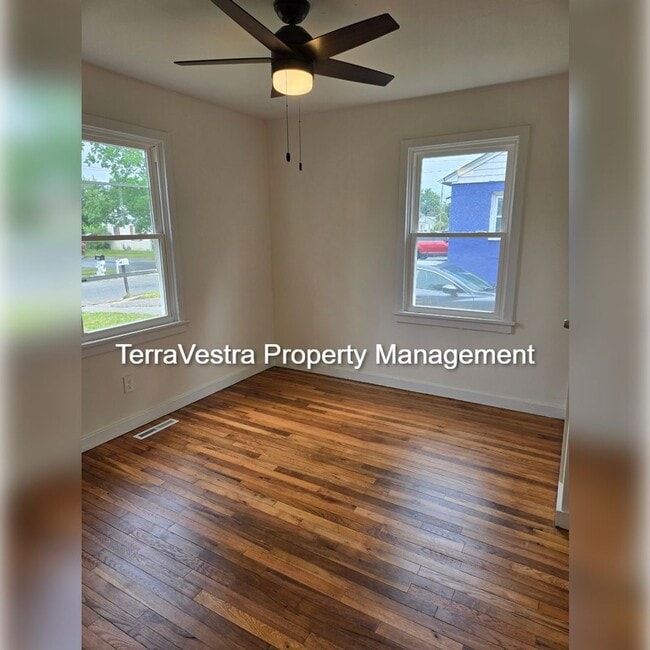 Building Photo - Renovated 3 Bed in Upper Deerfield
