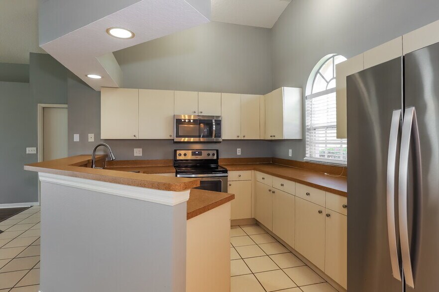 Building Photo - 543 Emerald Cove Loop