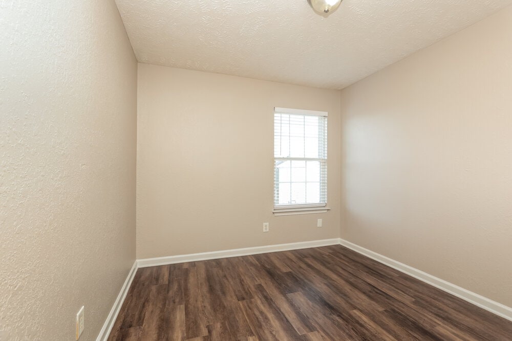 Building Photo - 606 Nixon Way