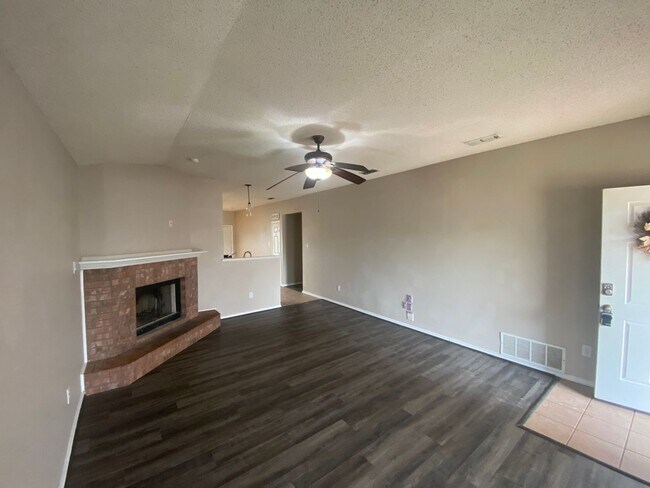 Building Photo - 6553 89th St
