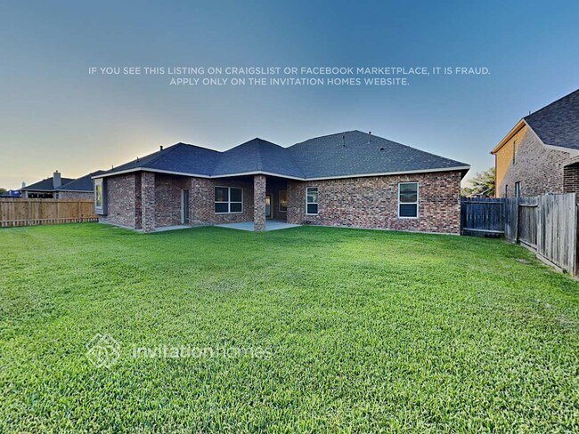 Building Photo - 3302 Clover Trace Dr