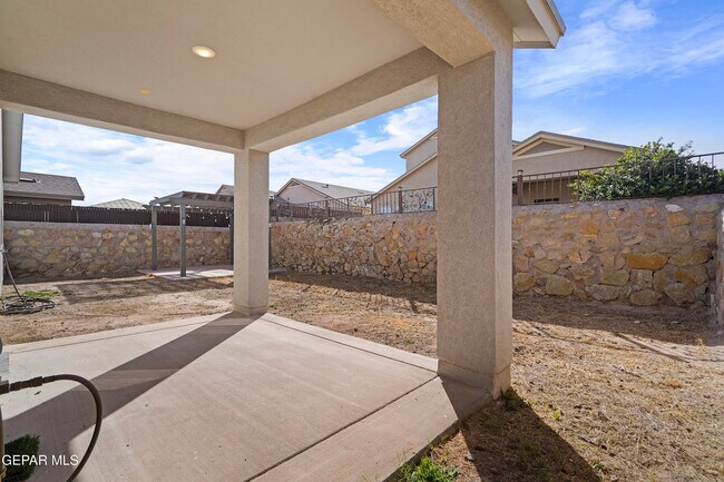 Building Photo - 12640 Mary Ponce Rd