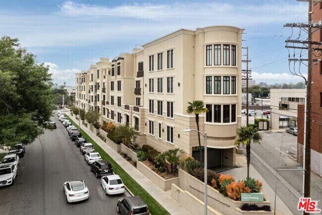 Building Photo - 11847 Gorham Ave