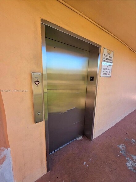 Building Photo - 8600 SW 133rd Avenue Rd