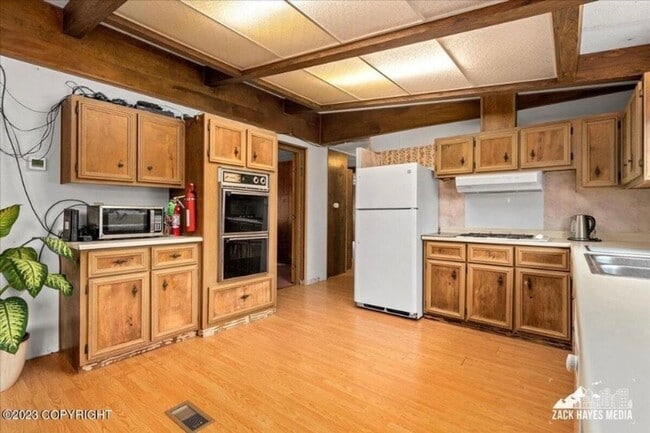 Building Photo - Rare Find! Spacious East Anchorage Home wi...