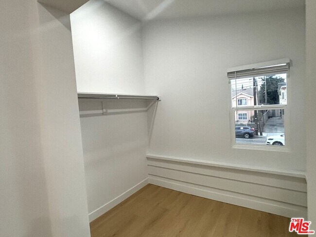 Building Photo - 2115 Venice Blvd.