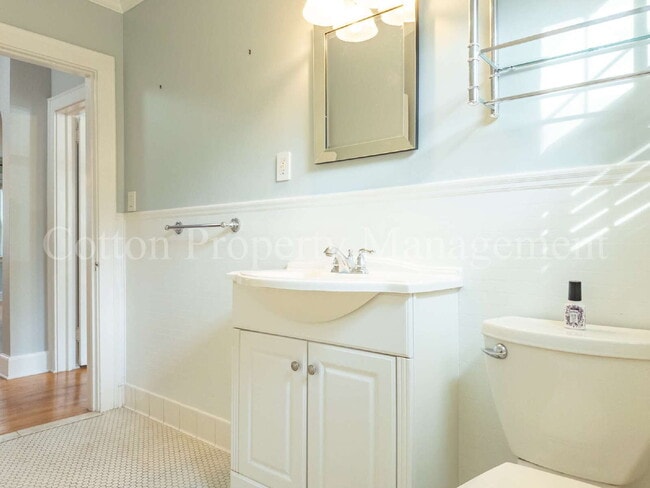 Building Photo - 309 N 23rd St