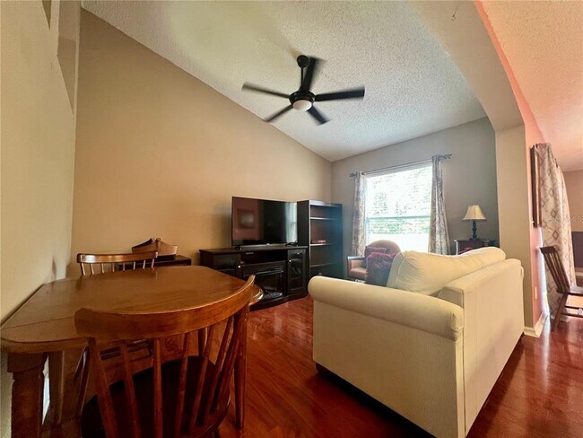 Building Photo - 2810 Beaver Dr