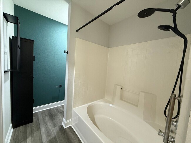 Building Photo - Pensacola - Springdale Forest - 3 bedroom, 2 bathroom