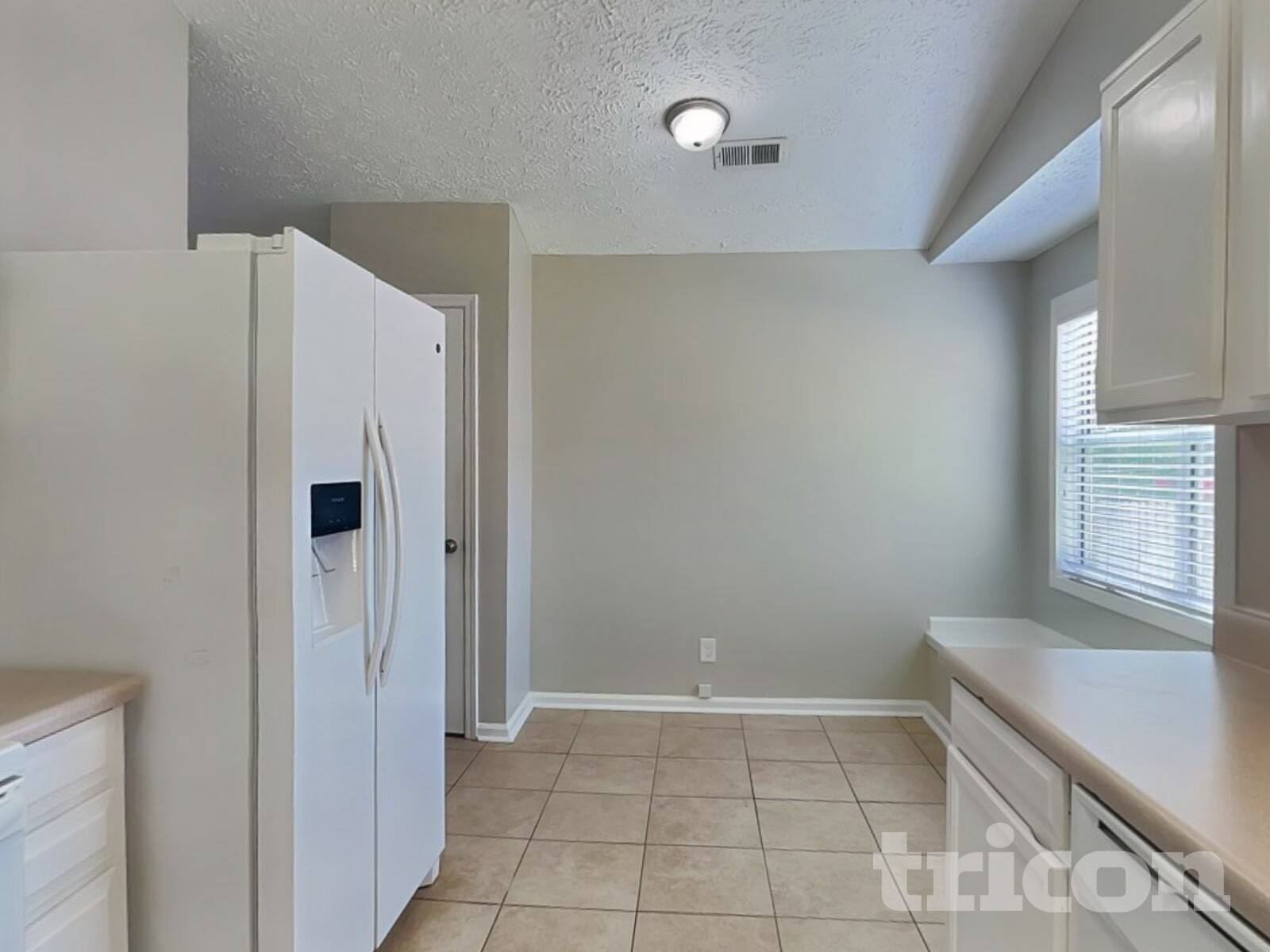 Building Photo - 811 Riverstone Ln