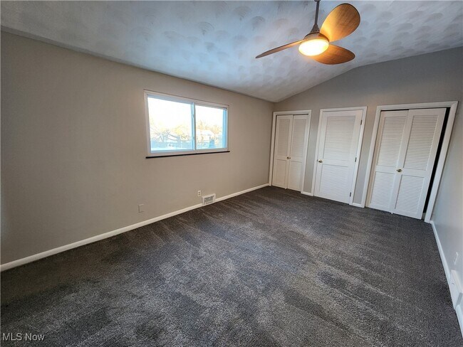 Building Photo - 2452 Bromley Rd