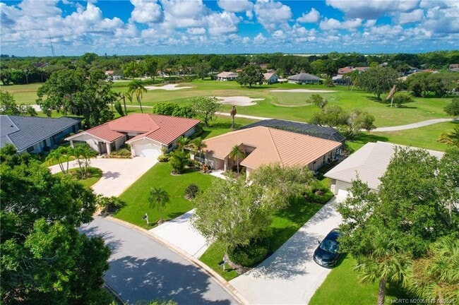 Building Photo - 2284 SW Spoonbill Dr
