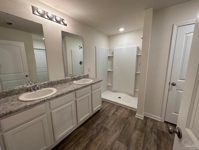 Building Photo - 5911 Laurel Oak Dr