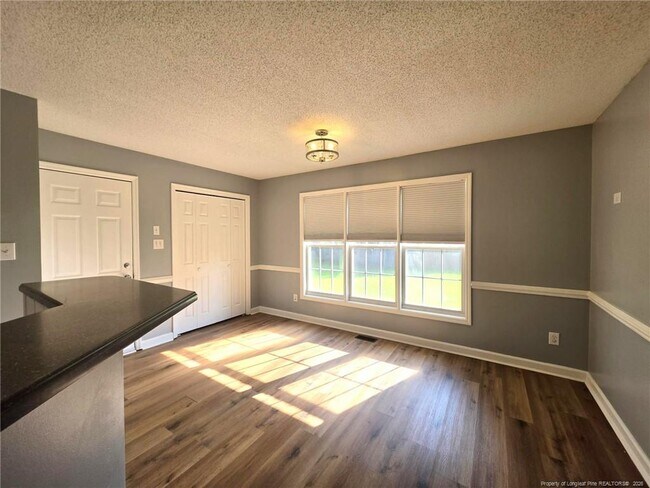 Building Photo - 2917 Franzia Dr