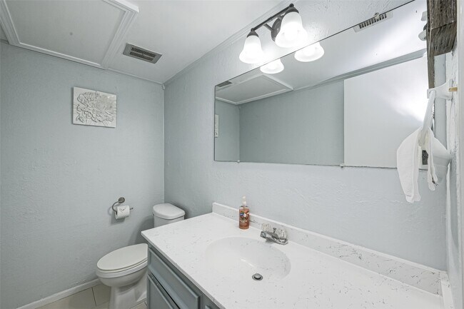 Building Photo - 10188 Beekman Pl Dr