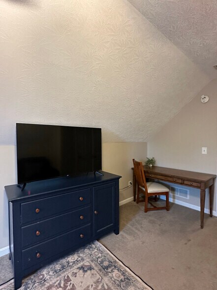 Building Photo - 207 Vineyard Rd