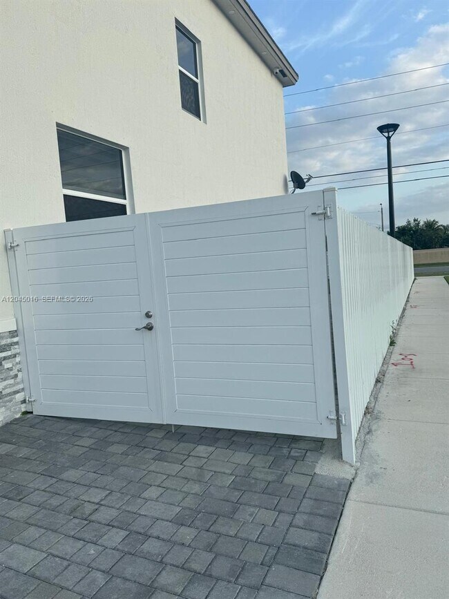 Building Photo - 12760 SW 215th Terrace