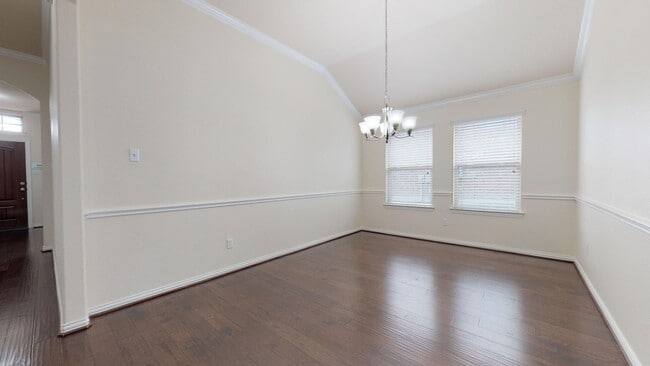 Building Photo - AMAZING 4 BEDROOM IN WHITE ROCK ESTATES FR...