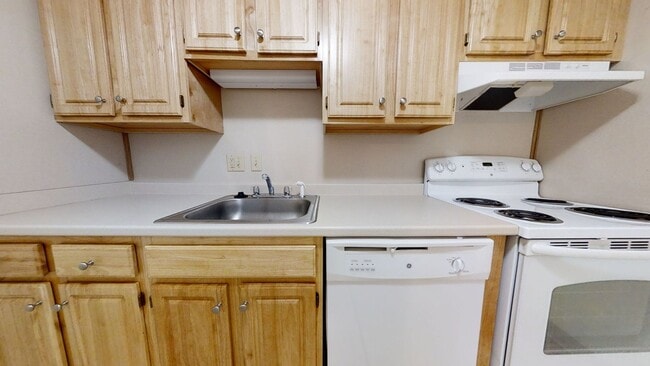 Building Photo - 122 Dustin St