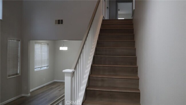 Building Photo - 3722 Almansa Way