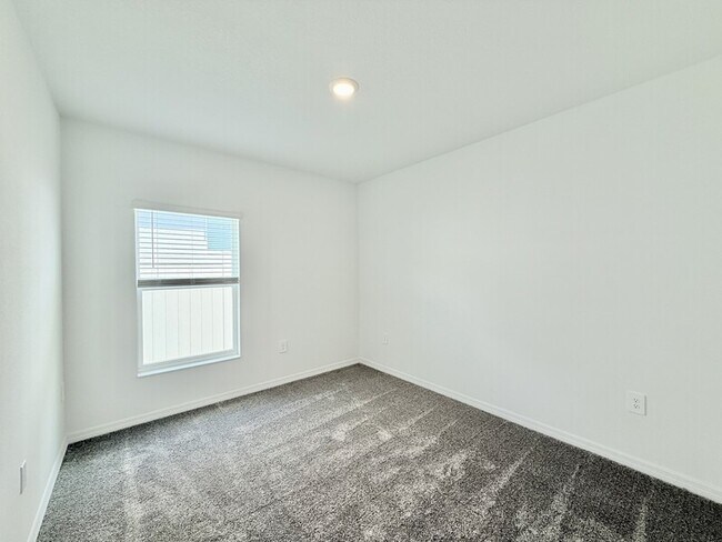 Building Photo - 1240 Tyler Lp