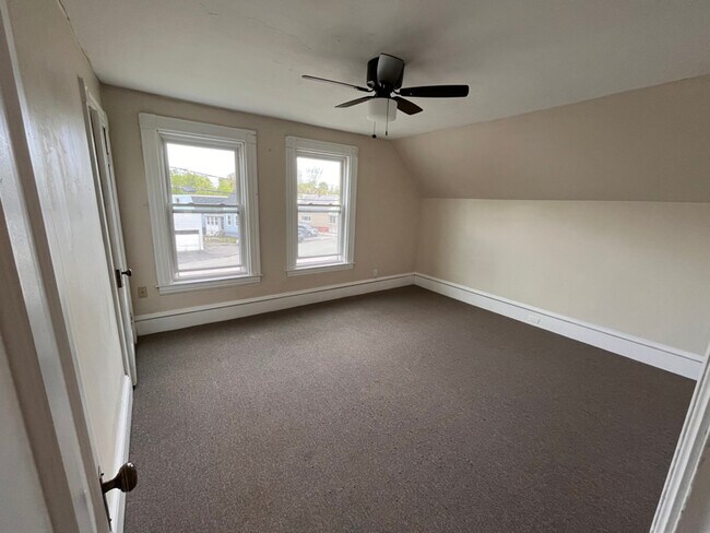 Building Photo - 408 Porter St