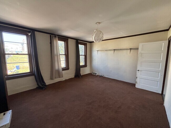 Building Photo - Large 3 Bedroom Single-Family Home in Arli...