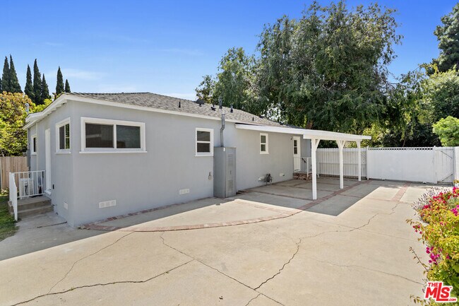 Building Photo - 11951 Bray St