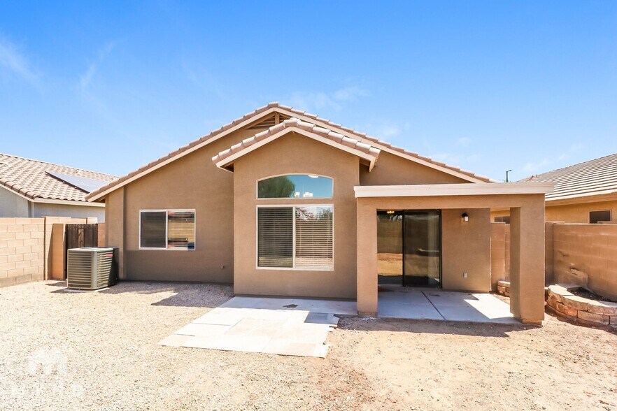 Building Photo - 25846 W Kendall St