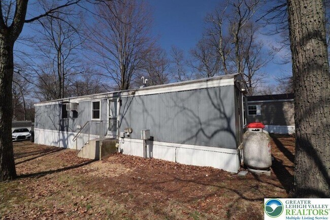 Building Photo - 238 Birchwood Ln