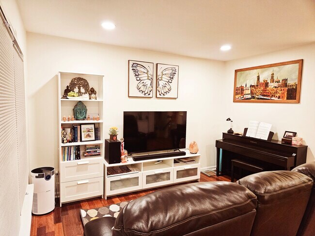 Building Photo - 12024 Country Mill Dr