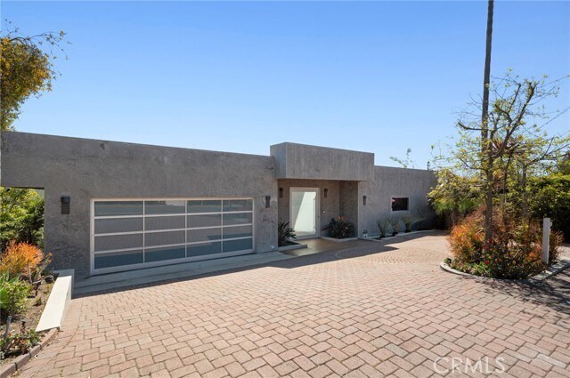Building Photo - 2085 Temple Hills Dr