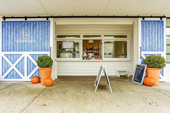 Building Photo - 4148 Bissonnet St