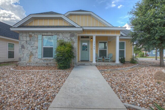 Primary Photo - 1365 Hanz Dr