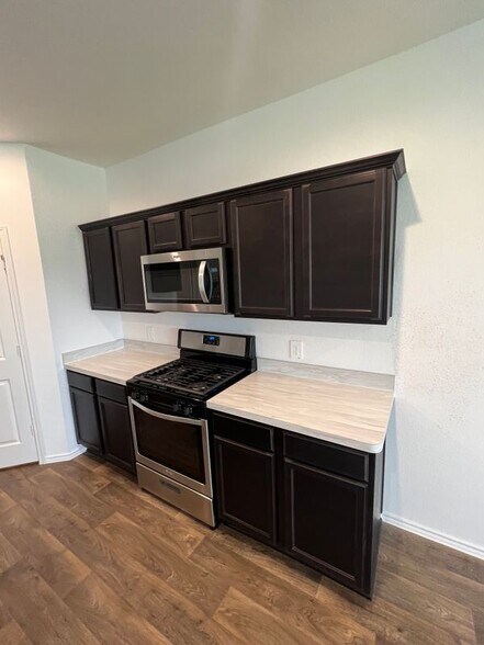 Building Photo - 12418 Pelican Bay Dr