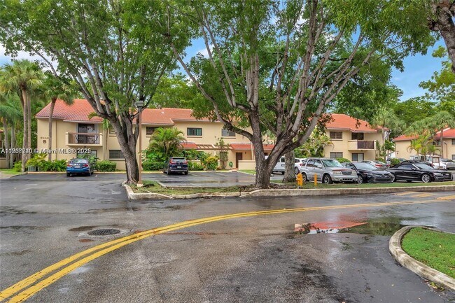 Building Photo - 6236 SW 136th Ct