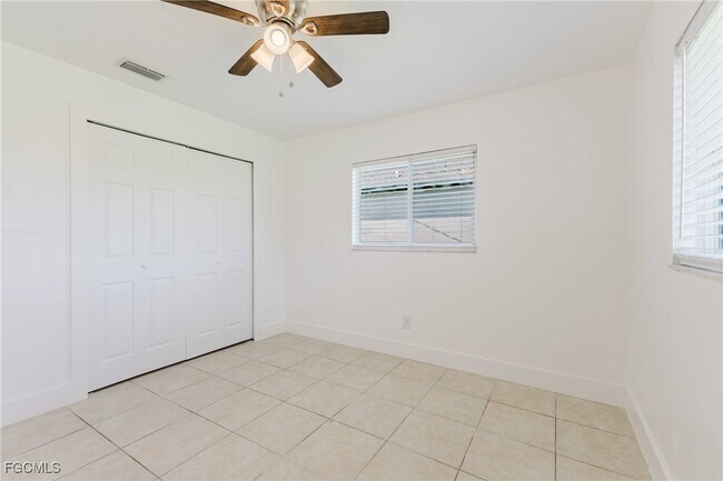 Building Photo - 1917 Cape Coral Pkwy W
